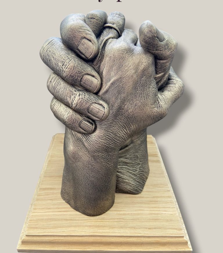 couple hand cast