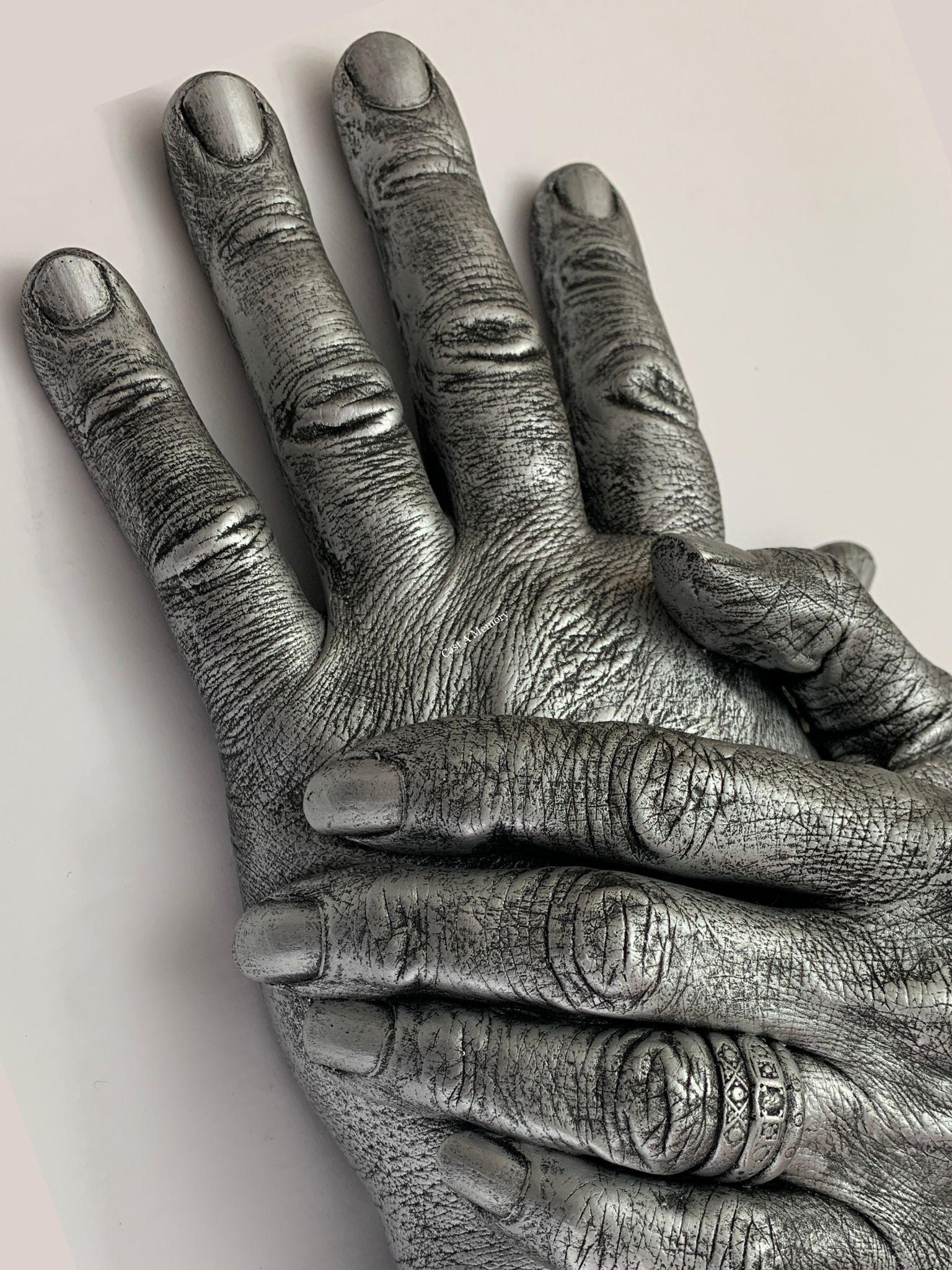 Memorial hands with 2 hands