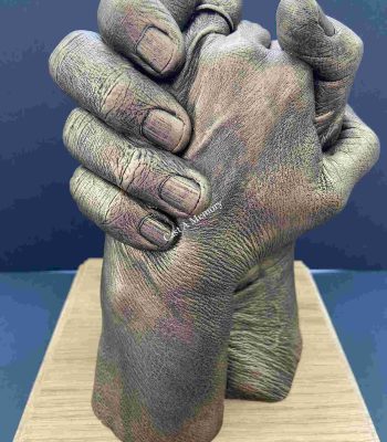 couple hand casts