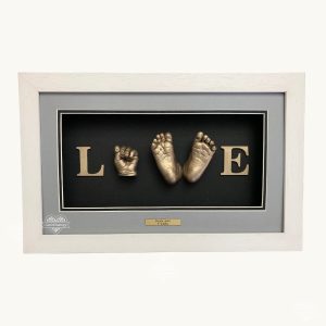 Love baby frame cast